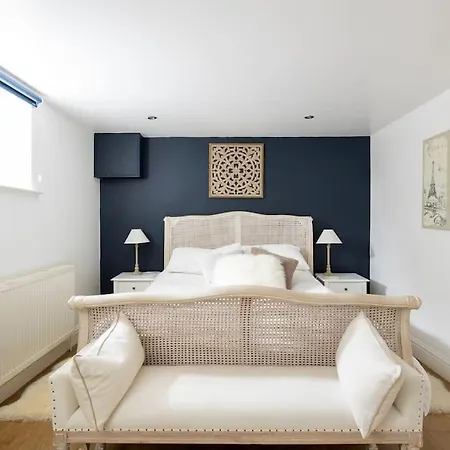 2 Double Bedroom Large Modern Self Contained Apartment Free Parking Camberley Exterior foto