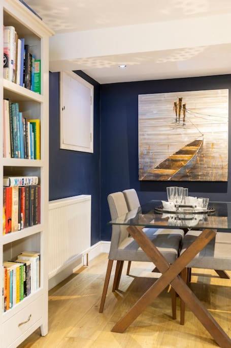 Apartment 2 Double Bedroom Large Modern Self Contained Free Parking Camberley