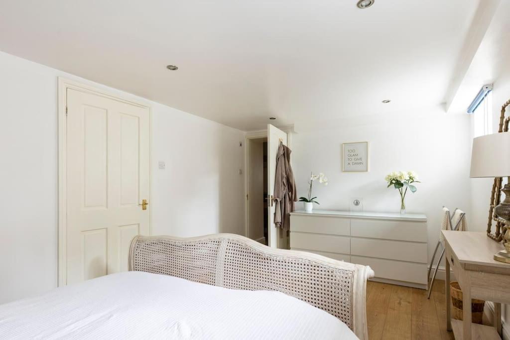 2 Double Bedroom Large Modern Self Contained Free Parking